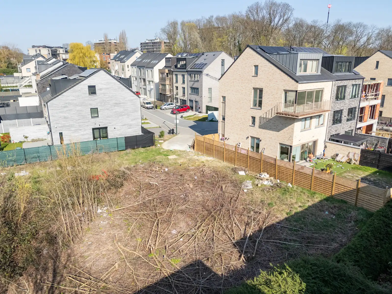 Ruim perceel van 428m² in rustige en gegeerde verkaveling foto {{pictureIndex}}