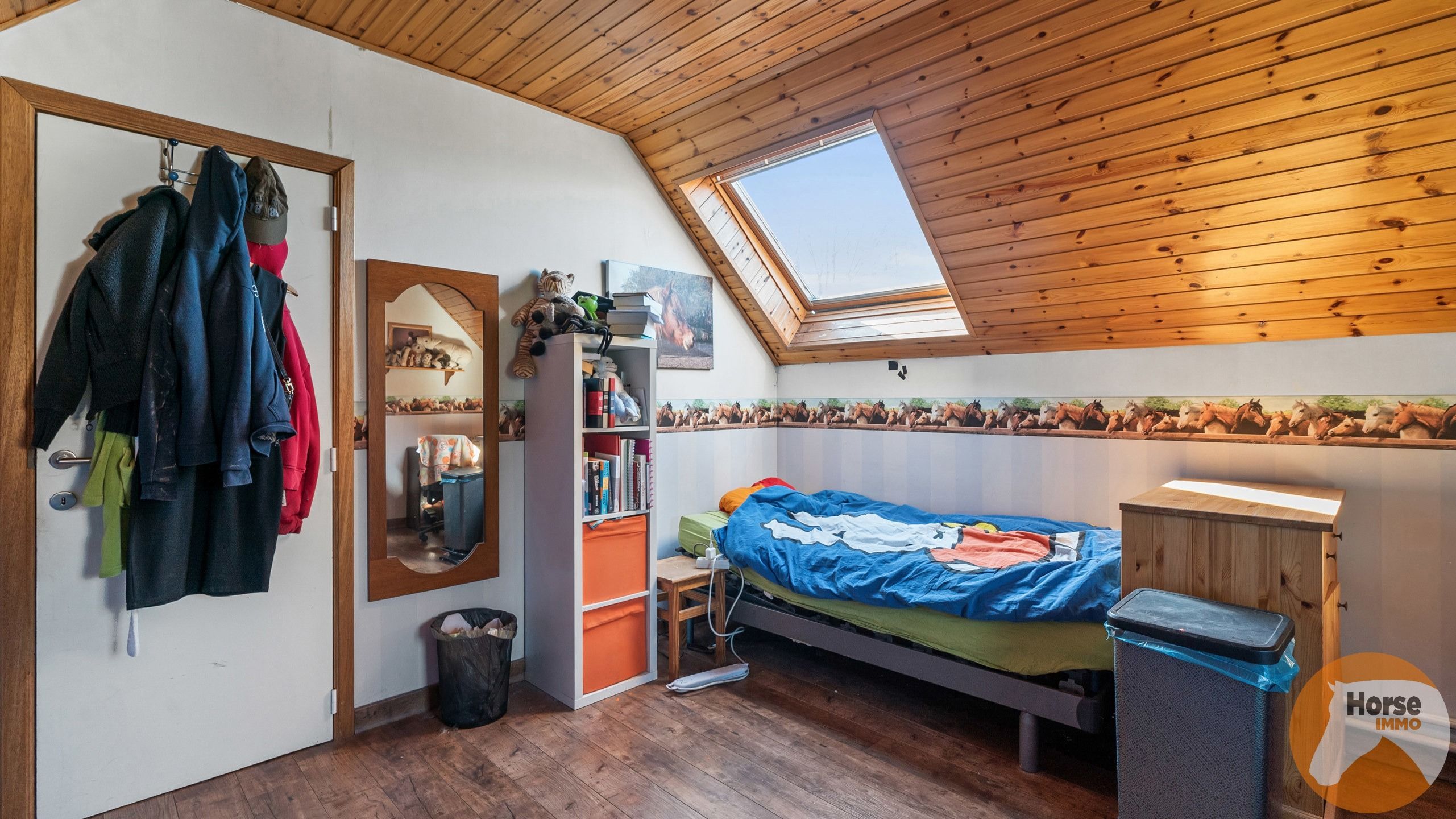 BERLARE - Instapklare woning met stallen en weides foto 23