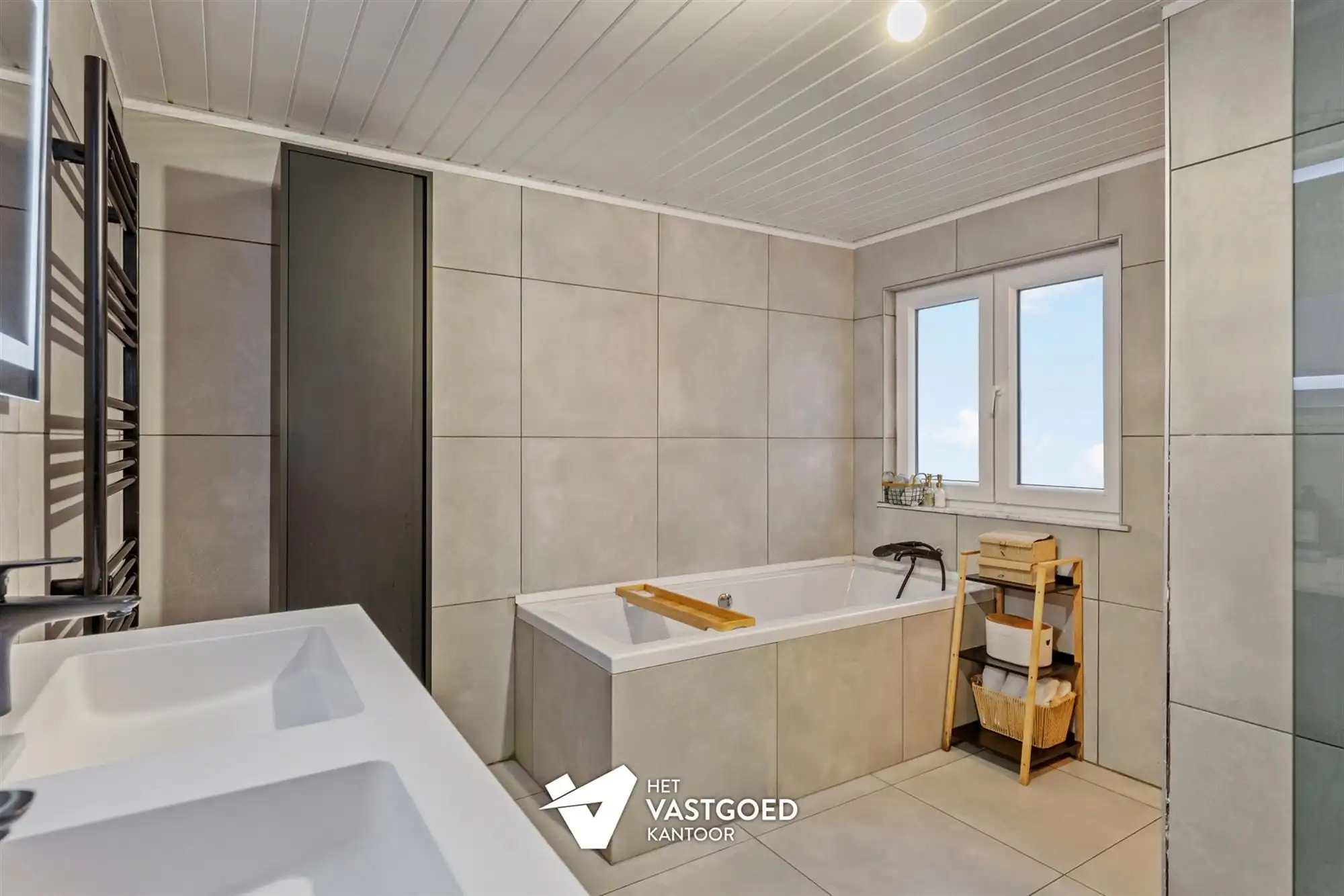 VOLLEDIG GERENOVEERDE WONING MET 4 SLAAPKAMERS, RUIME LEEFRUIMTES EN VRIJSTAANDE GARAGE OP PERCEEL VAN 6A90CA VLAKBIJ BE-MINE foto 13