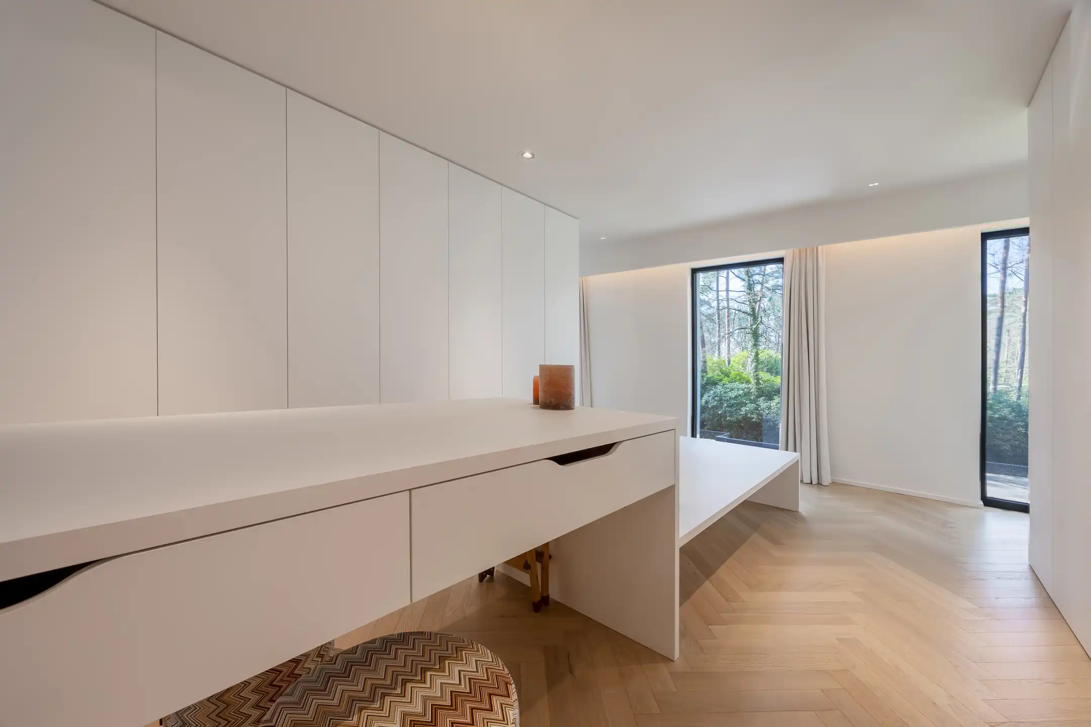 Exclusieve moderne villa met panoramisch zicht op groen foto 25