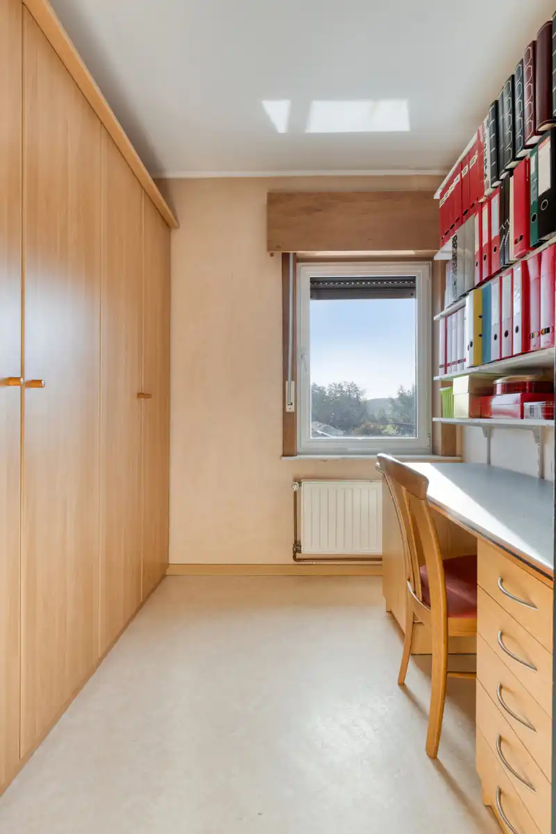 Solide halfopen bebouwing met 3 slaapkamers en garage foto 21