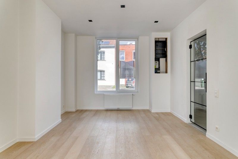 ✨Halfopen, volledig gerenoveerde gezinswoning TE KOOP in Rekkem! foto 4