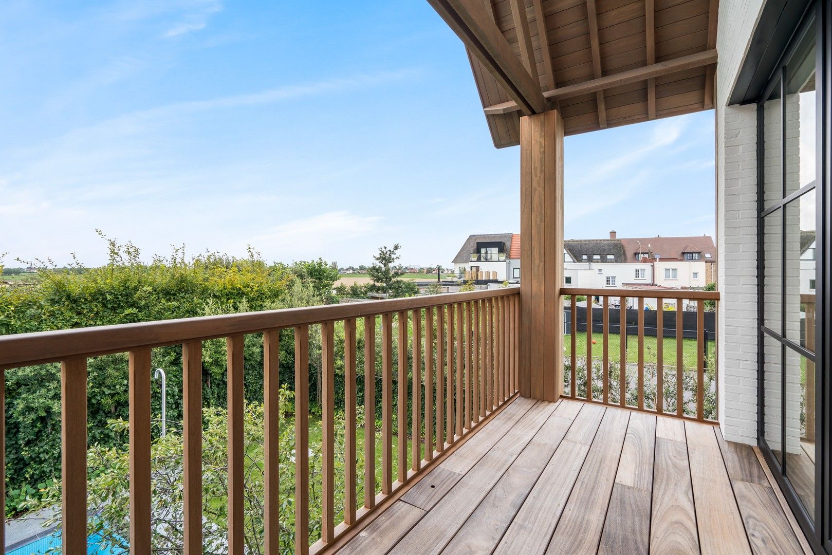 Alleenstaande nieuwbouw villa gelegen op perfect georiënteerd terrein in een residentiële villawijk aan de rand van het Zoute foto 21