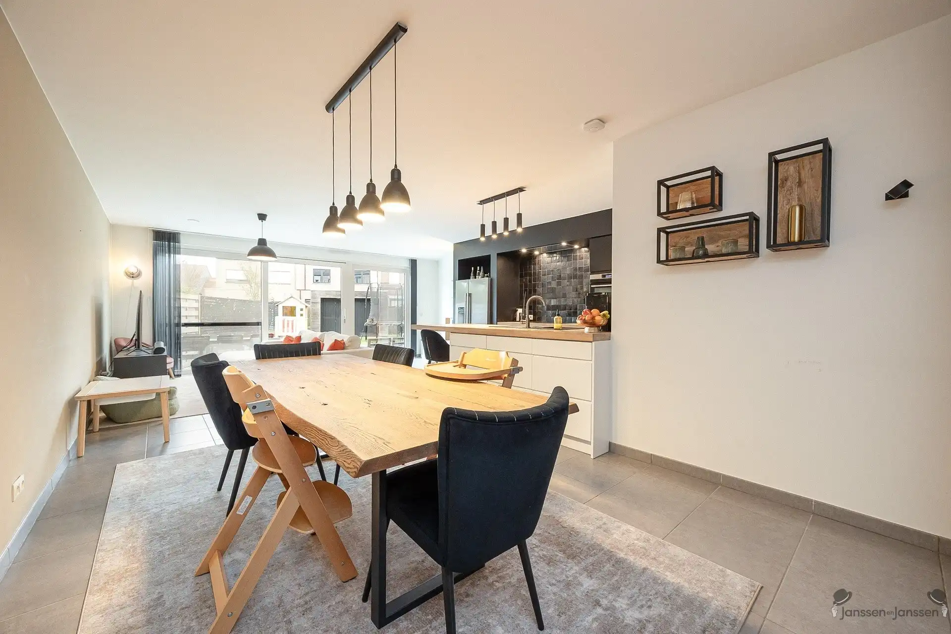 Mooi afgewerkte en ruime energiezuinige woning  foto 4