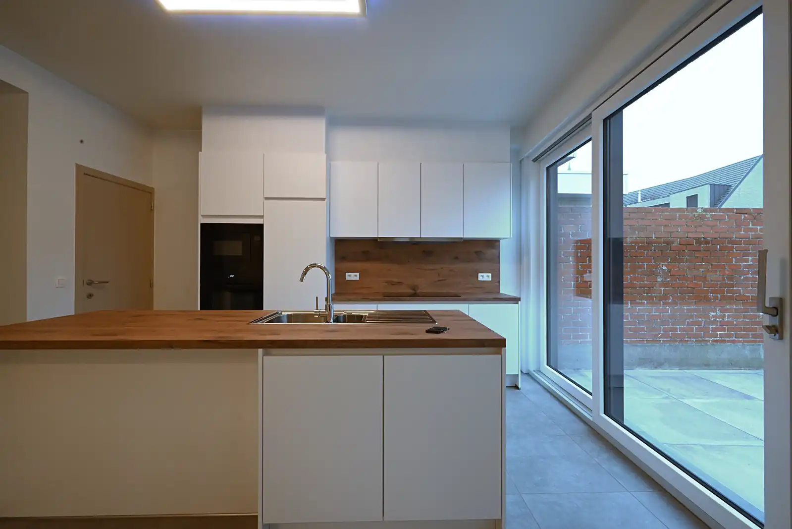 Prachtig afgewerkte woning met 3 slaapkamers in het centrum van Ardooie foto 2