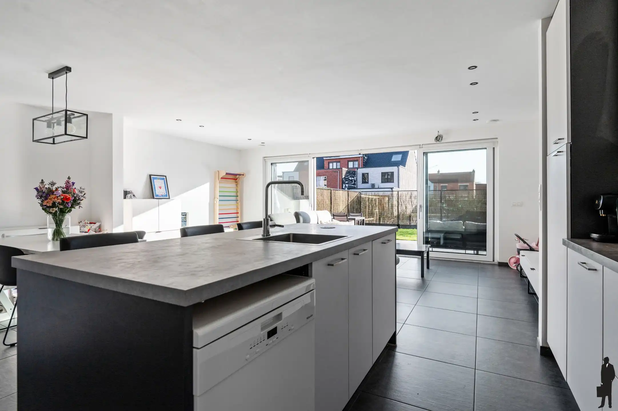 Instapklare woning met 3-4 slaapkamers en zuid tuin foto 5