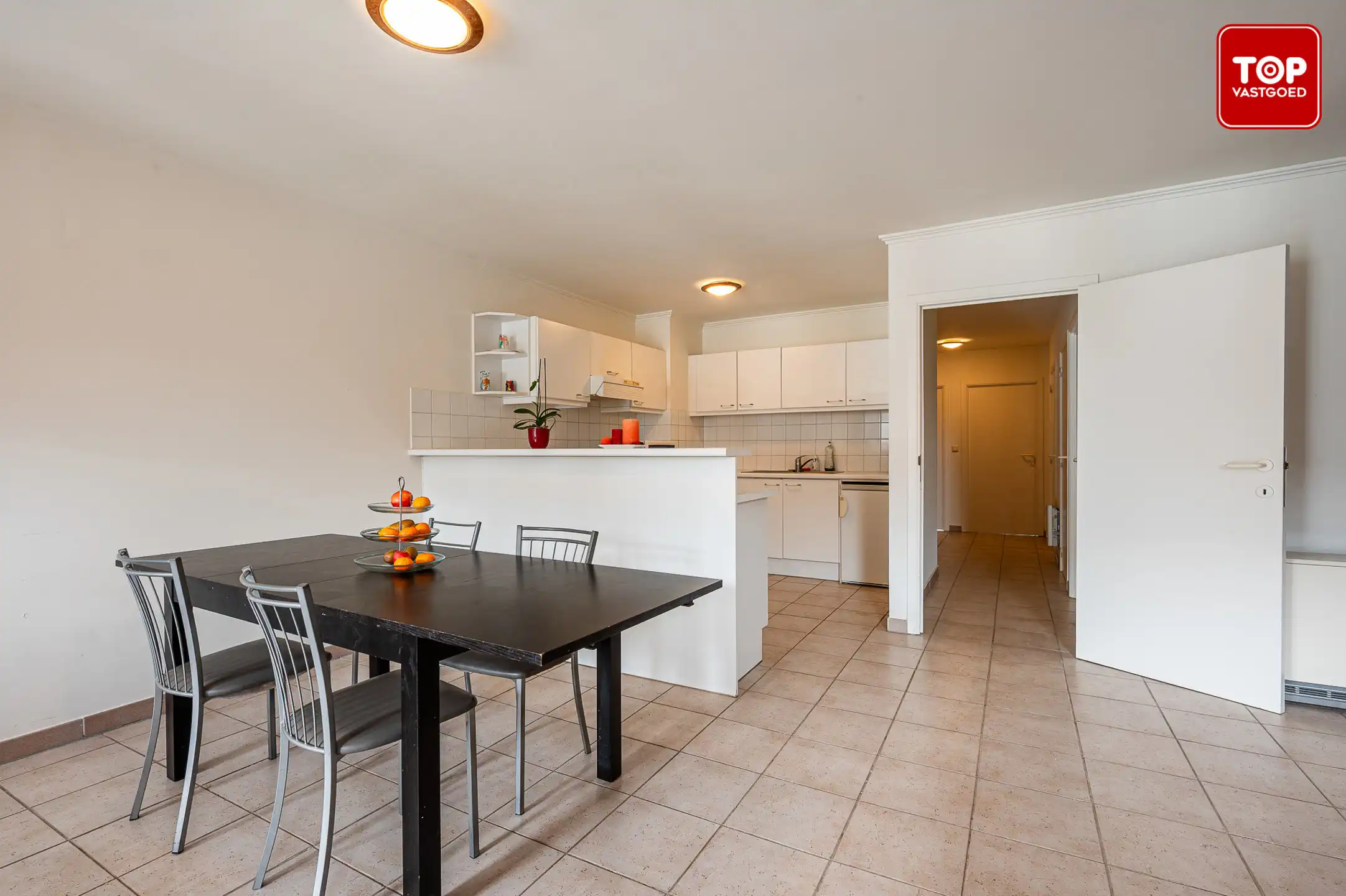 Ruim en lichtrijk 2 slaapkamerappartement in Waarschoot foto 2