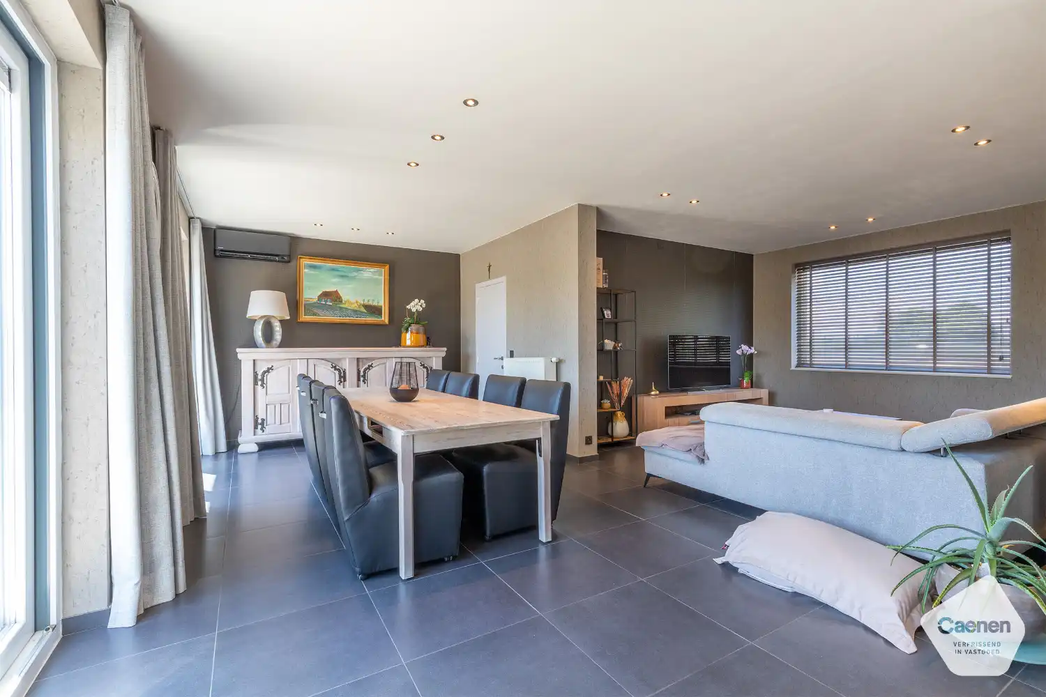 Stijlvol en energiezuinig huis met 3 slaapkamers en mooie tuin met uitzichten in Ruddervoorde foto 6