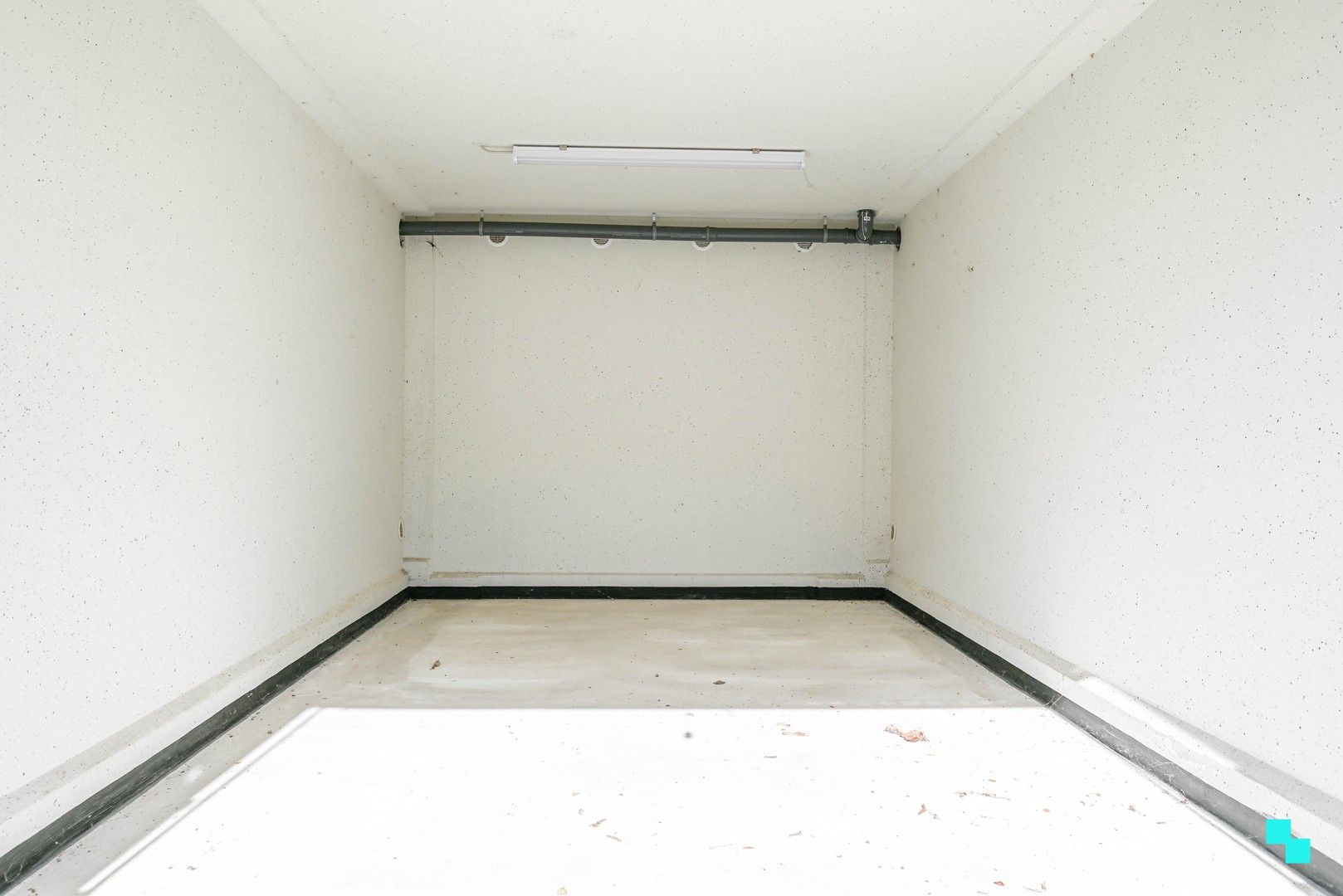 Strategisch gelegen, afgesloten garagebox in Beveren-Leie foto 4