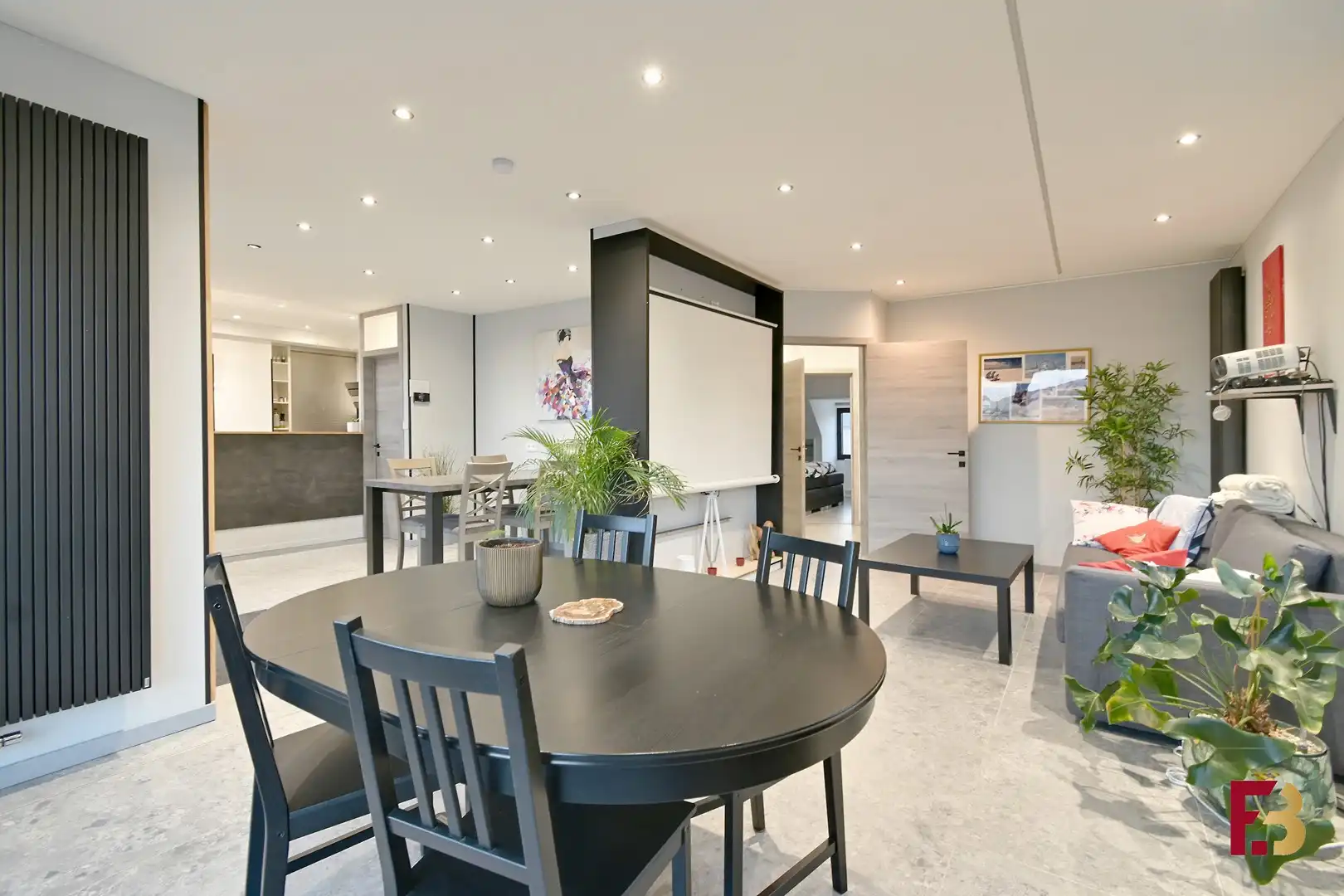 Stijlvol en ruim appartement met terras nabij het centrum van Merelbeke foto 5