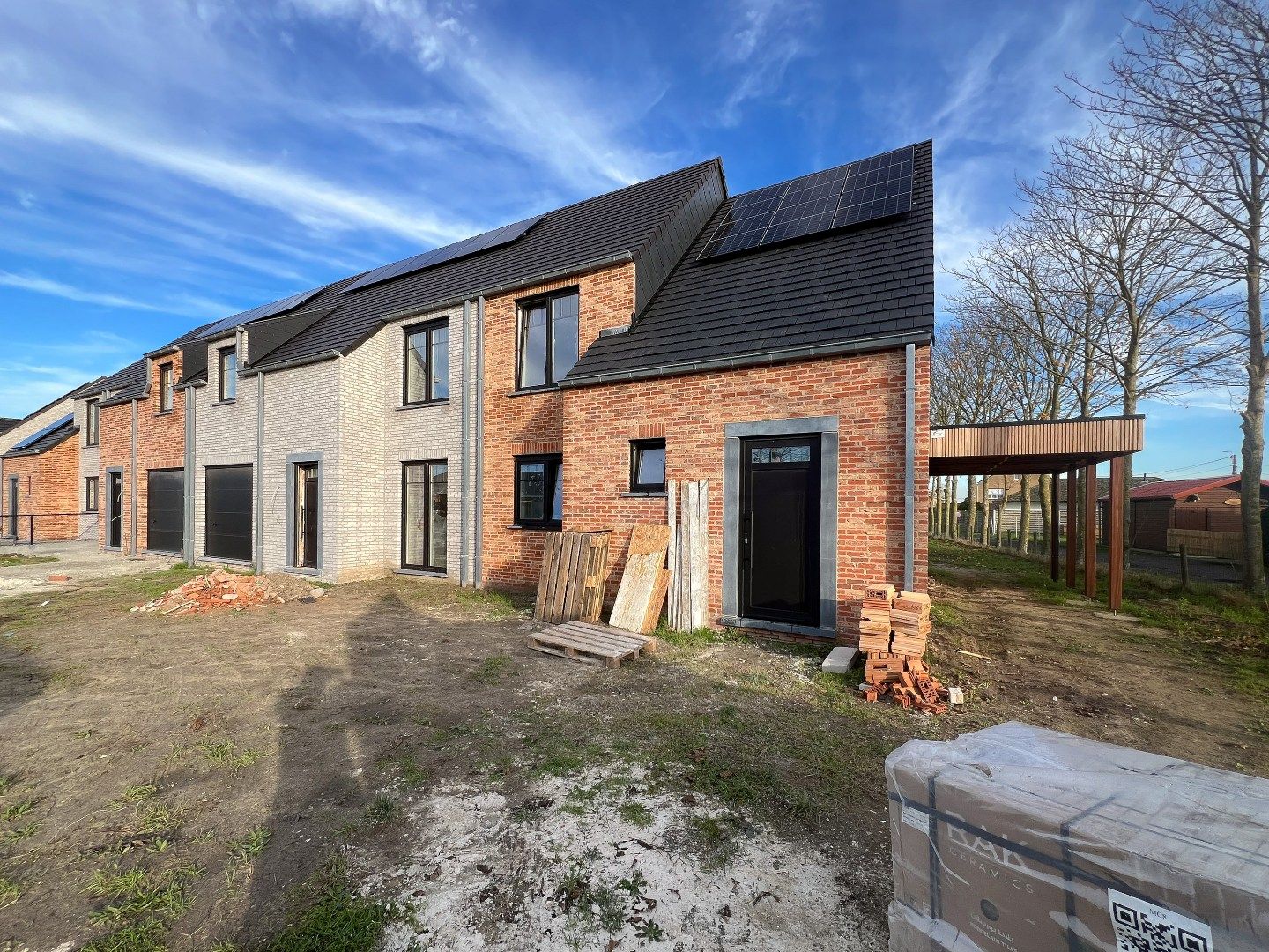 ACTIE BTW WEG ERMEE! - Ruime 4-slaapkamer woning op boogscheut van centrum Eernegem foto 2