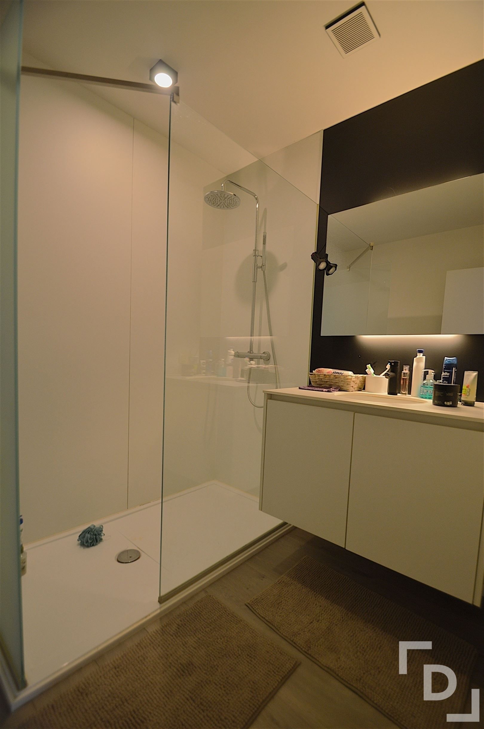 Duplexappartement met garage in centrum Poperinge foto 10