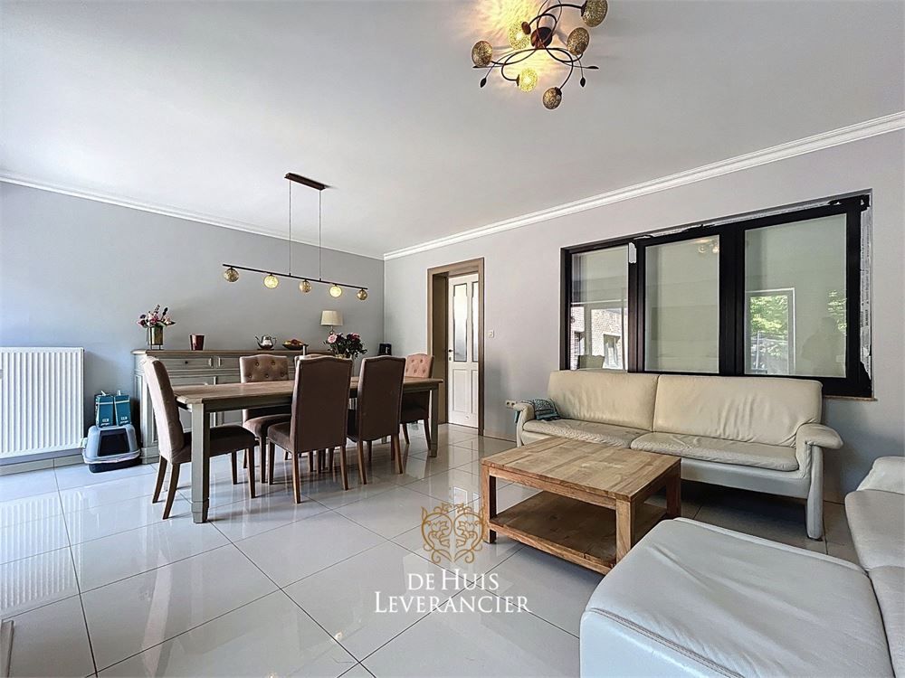 Prachtige, gerenoveerde woning met tuin en garage op toplocatie te koop in Mortsel! foto 13