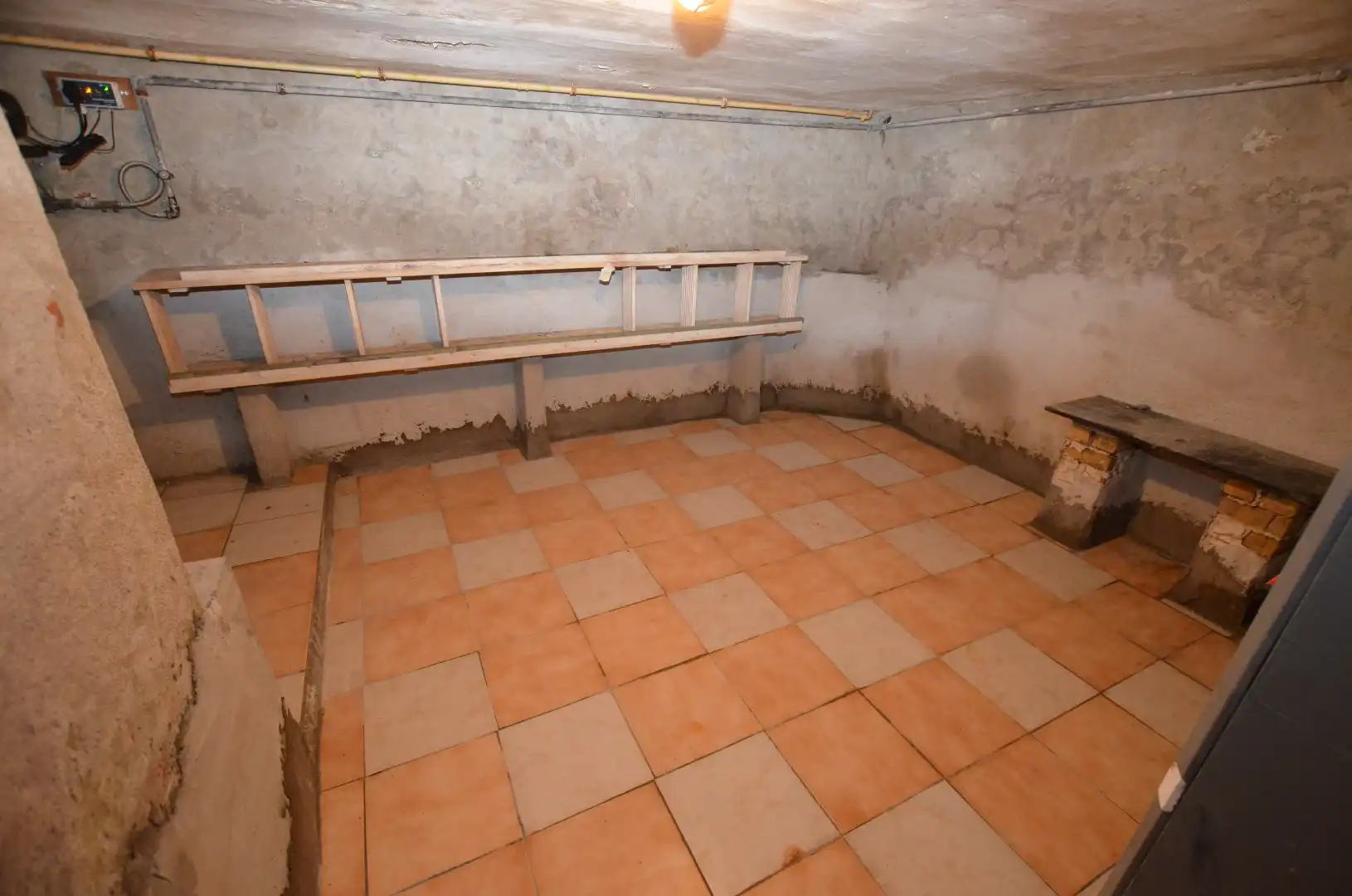 Ruim woonhuis met garage foto 17