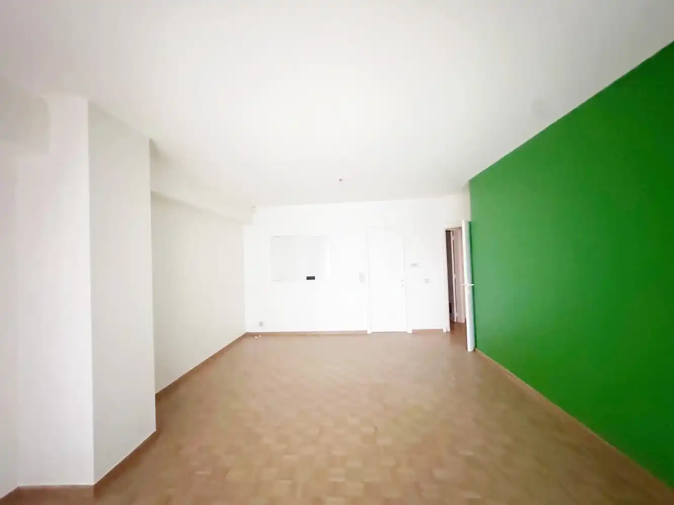 Unieke praktijk- of kantoorruimte van ca. 190 m² INCLUSIEF 2 ruime garageboxen foto 5