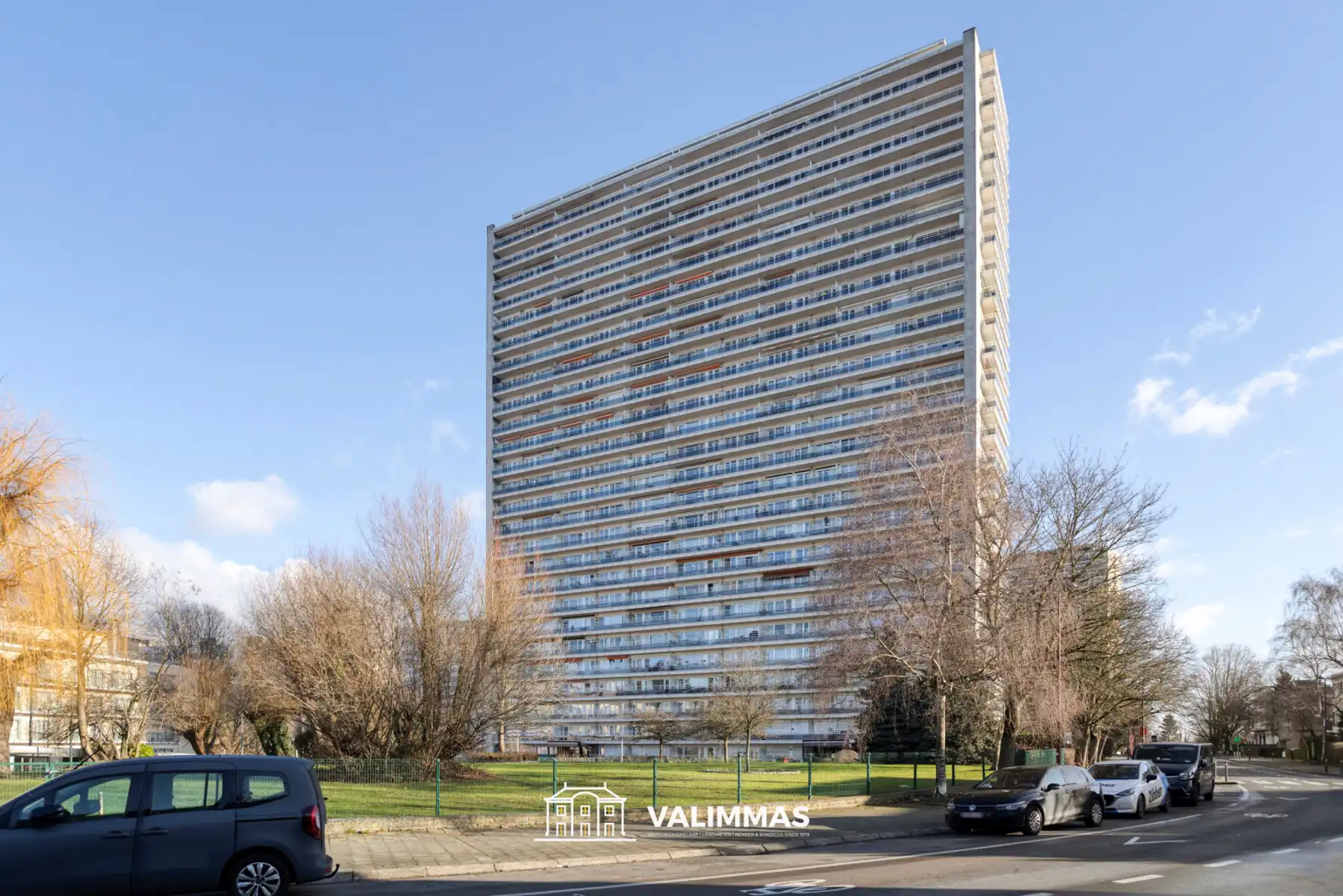 Gerenoveerd en comfortabel appartement met terras en kelder foto 2
