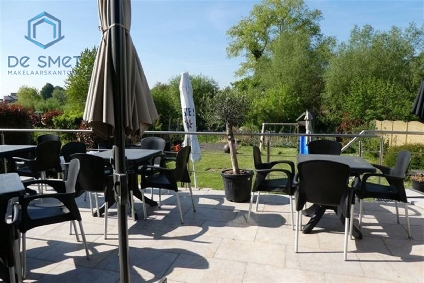 Veelzijdige Woning om te Vormen naar woning, Zonnig Terras en Grote Tuin in het Charmante Voorde foto 8