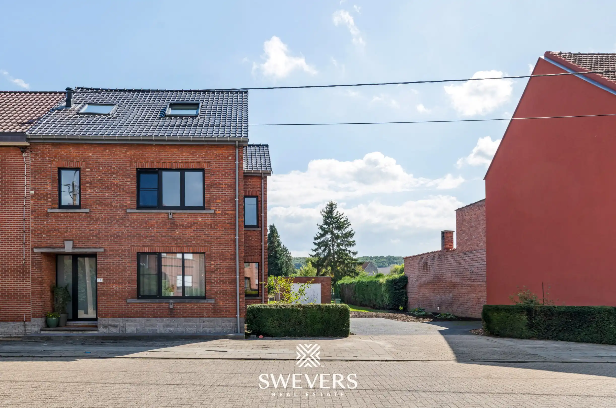 Ruime gerenoveerde woning op topligging foto 40