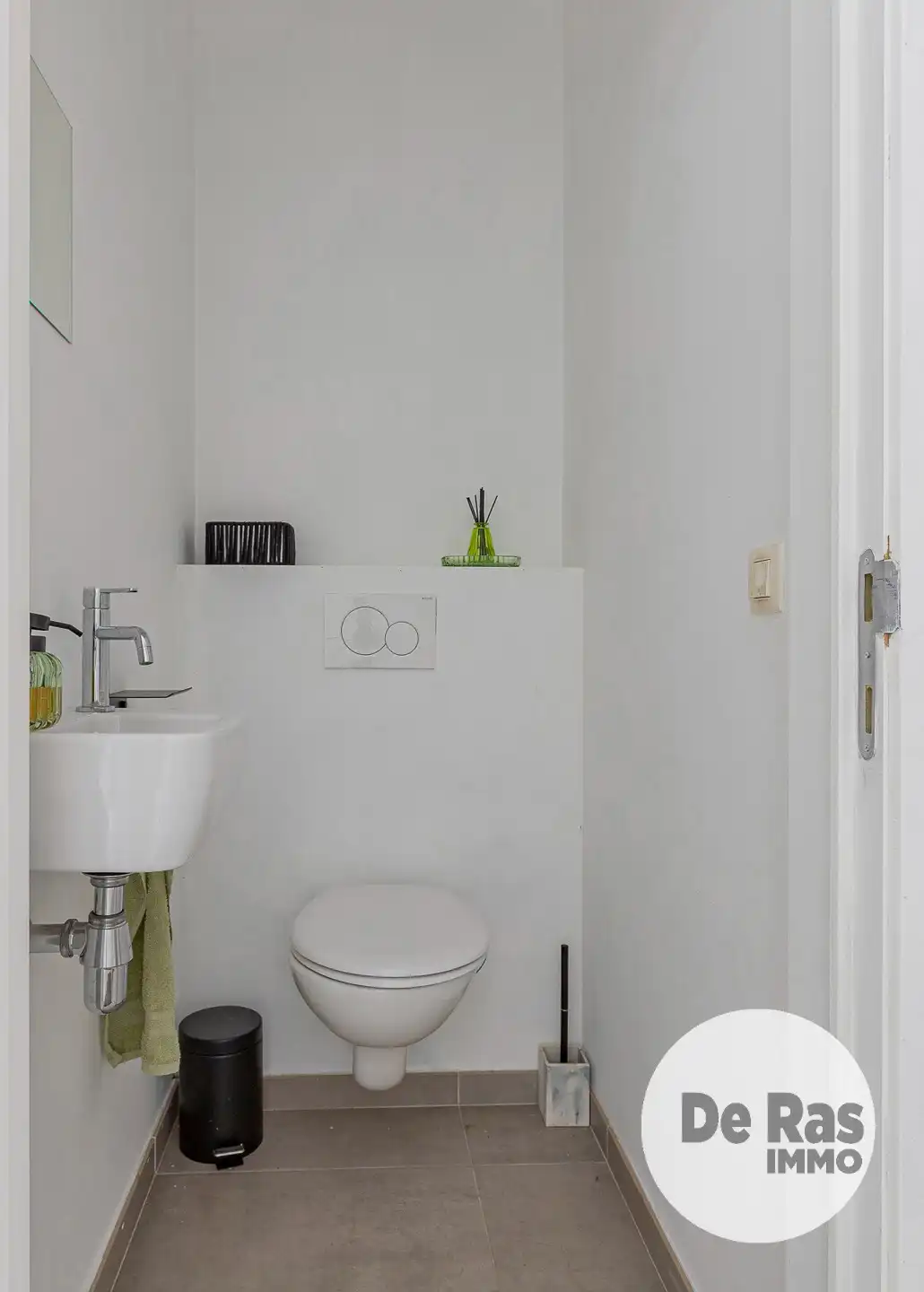 GENT - Recente woning met 3 slpks, berging en staanplaats foto 9