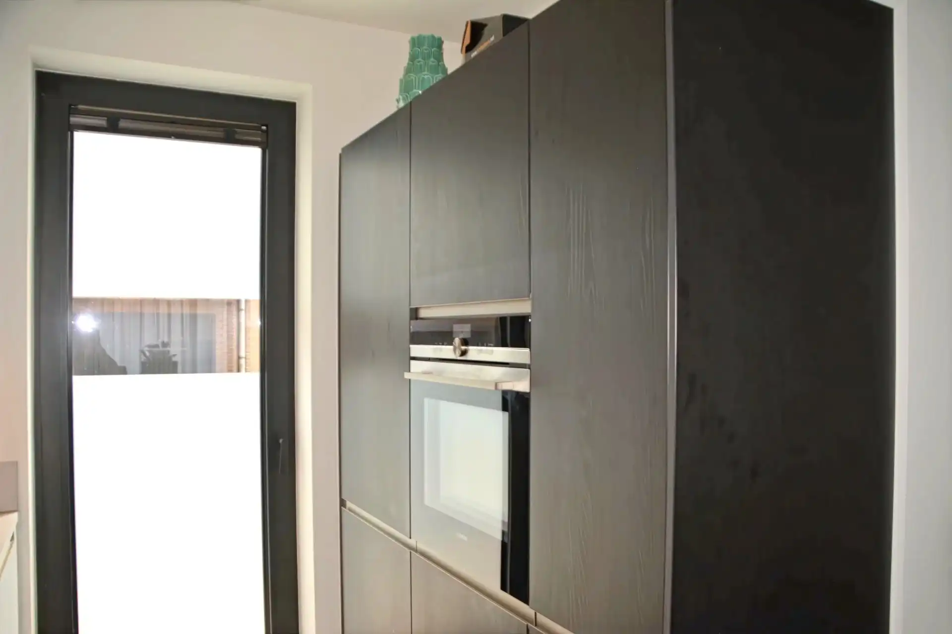 STIJLVOLLE ENERGIEZUINIGE NIEUWBOUWWONING MET 3 SLPK  IN CENTRUM LANAKEN ! foto 5