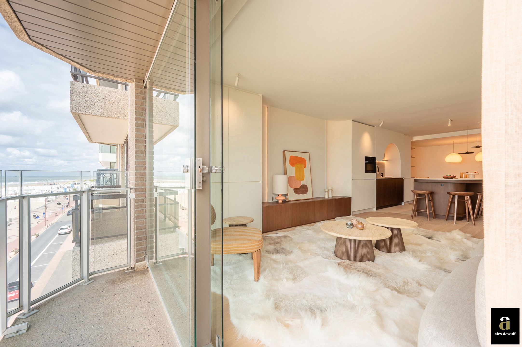 Luxueus instapklaar 3 slpk appartement [Zeedijk, Zoute]. foto {{pictureIndex}}