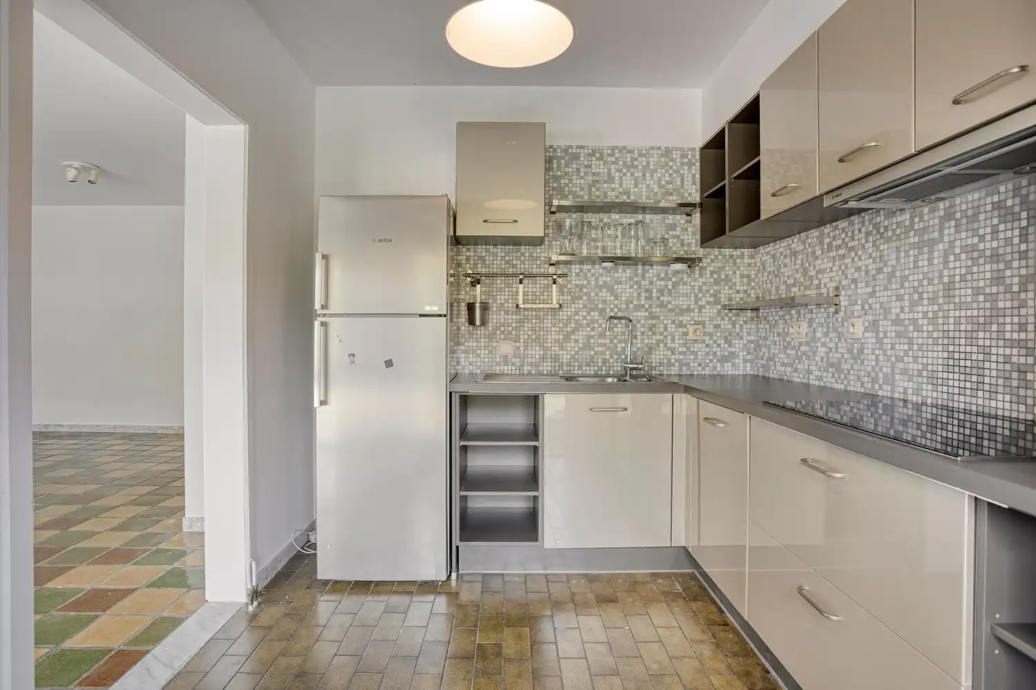 INSTAPKLAAR APPARTEMENT MET 2 SLPKS, 2 TERRASSEN EN AUTOSTAANPLAATS TE DIEST! foto 6