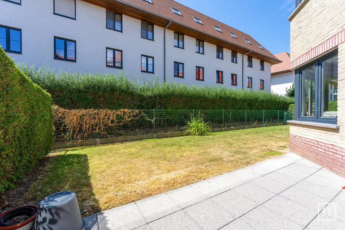 Lichtrijk tuinappartement met 1 slaapkamer foto 11