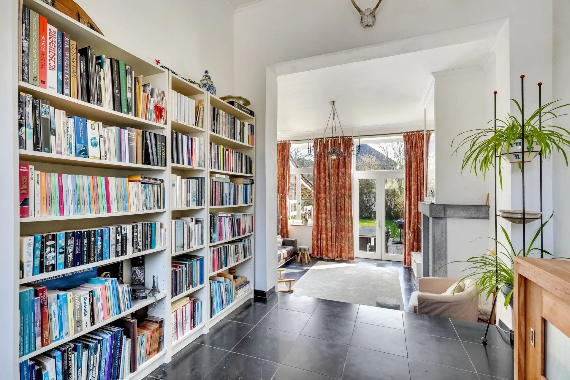 Karaktervolle woning met zwembad en ingerichte leefzolder foto 12