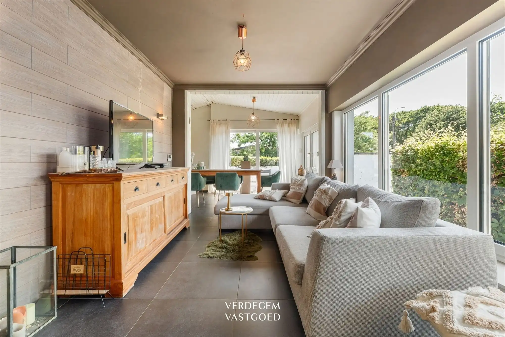 Te renoveren bungalow of projectpotentieel voor nieuwbouw woningen op een perceel van 1.175m² foto 7