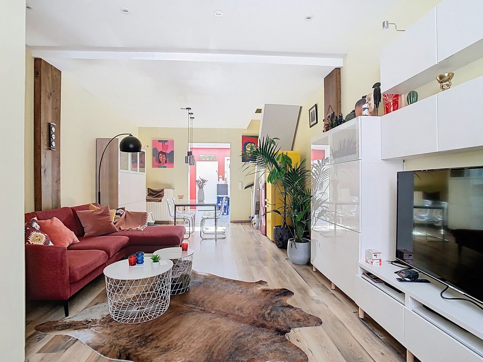 Instapklare stadswoning met 4 slaapkamers op topligging! foto {{pictureIndex}}
