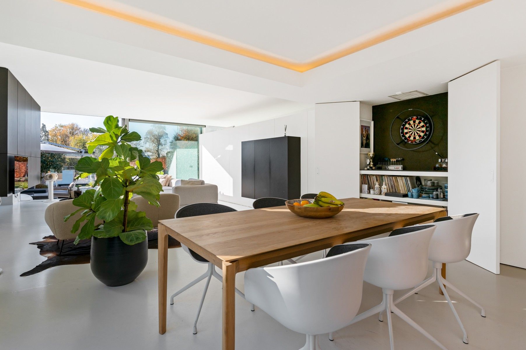 Zeer moderne woning met hoogwaardig afgewerkte binnen- en buitenruimte. foto 9