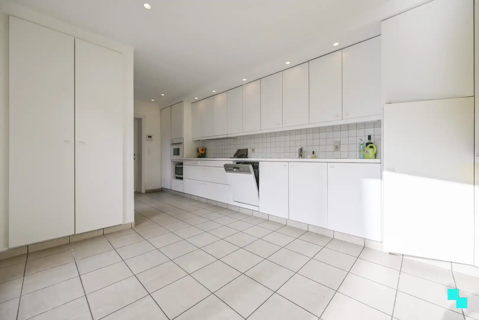 Ruime woning met polyvalente ruimte, garage en tal van mogelijkheden in Emelgem foto 12