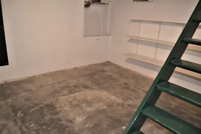 Vernieuwde woning met 4 slaapkamers foto 22