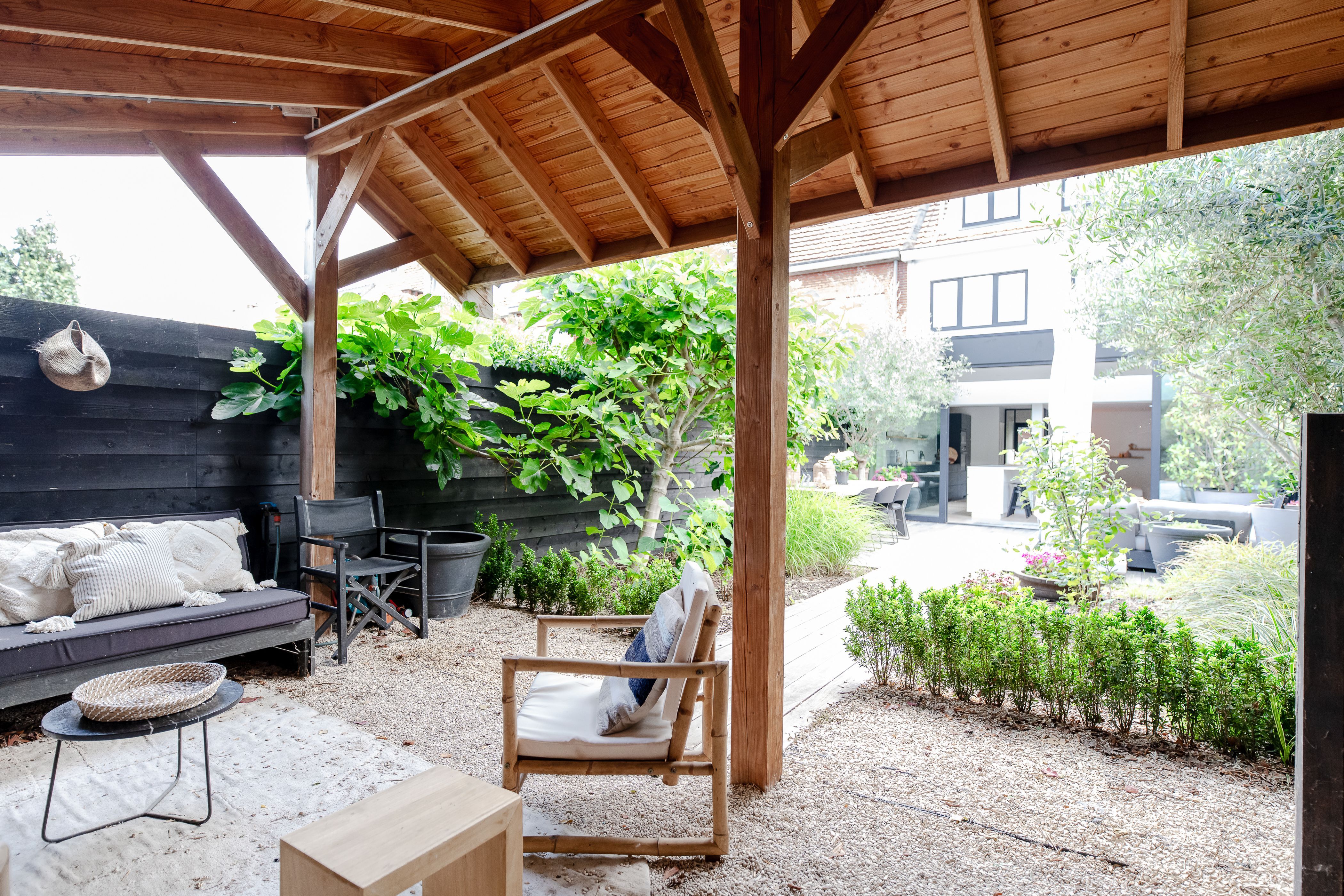 Feelgood woning met 4 slpks, 2 badk en prachtige tuin foto 16