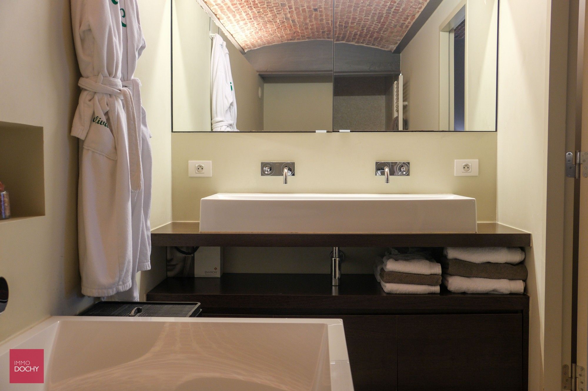 Sfeervolle ruime loft met frontaal zicht op het Kanaal - Spinnerijkaai foto 21