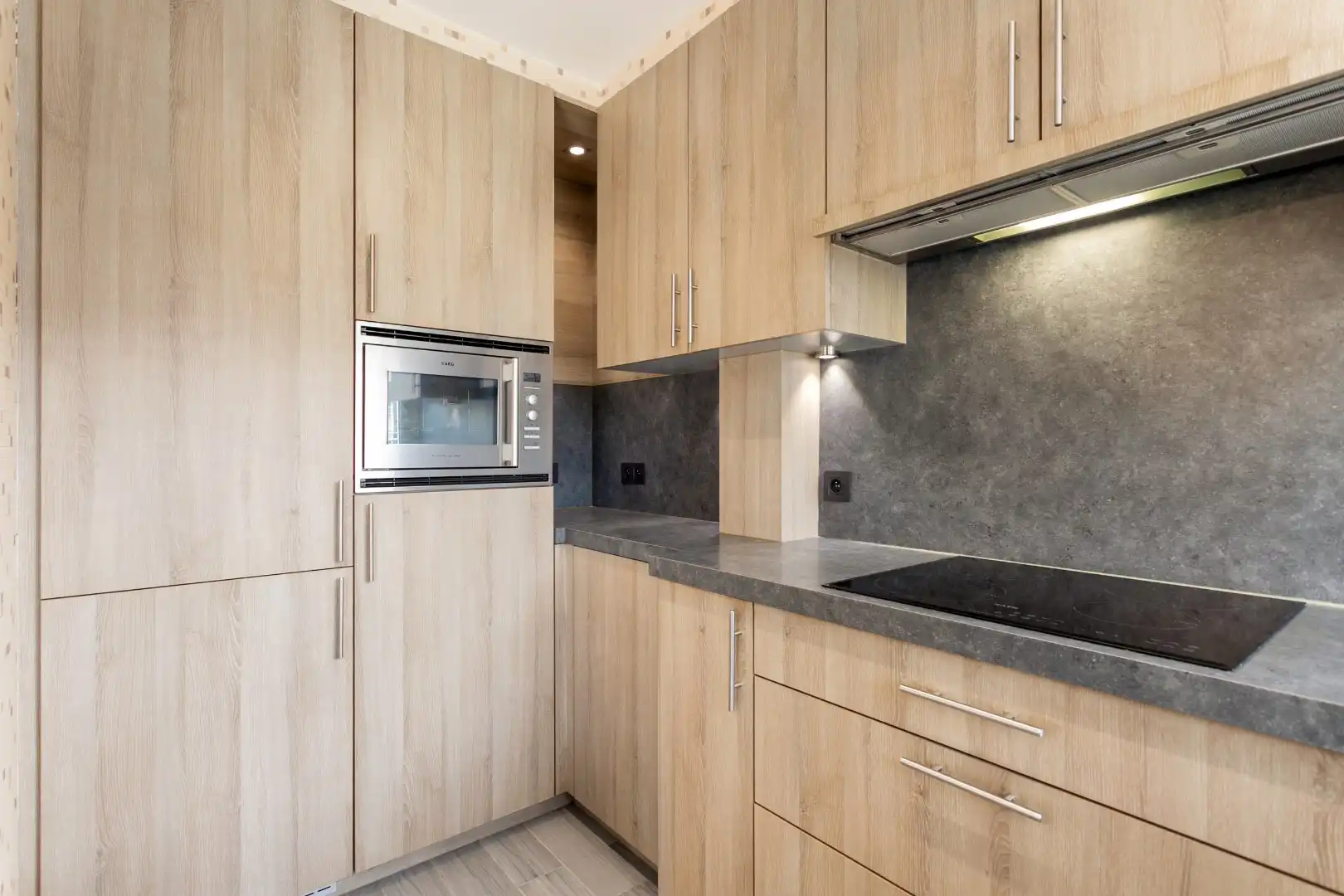 Gerenoveerd appartement met 2 slaapkamers, 2 terrassen en 2 garageboxen  foto 6