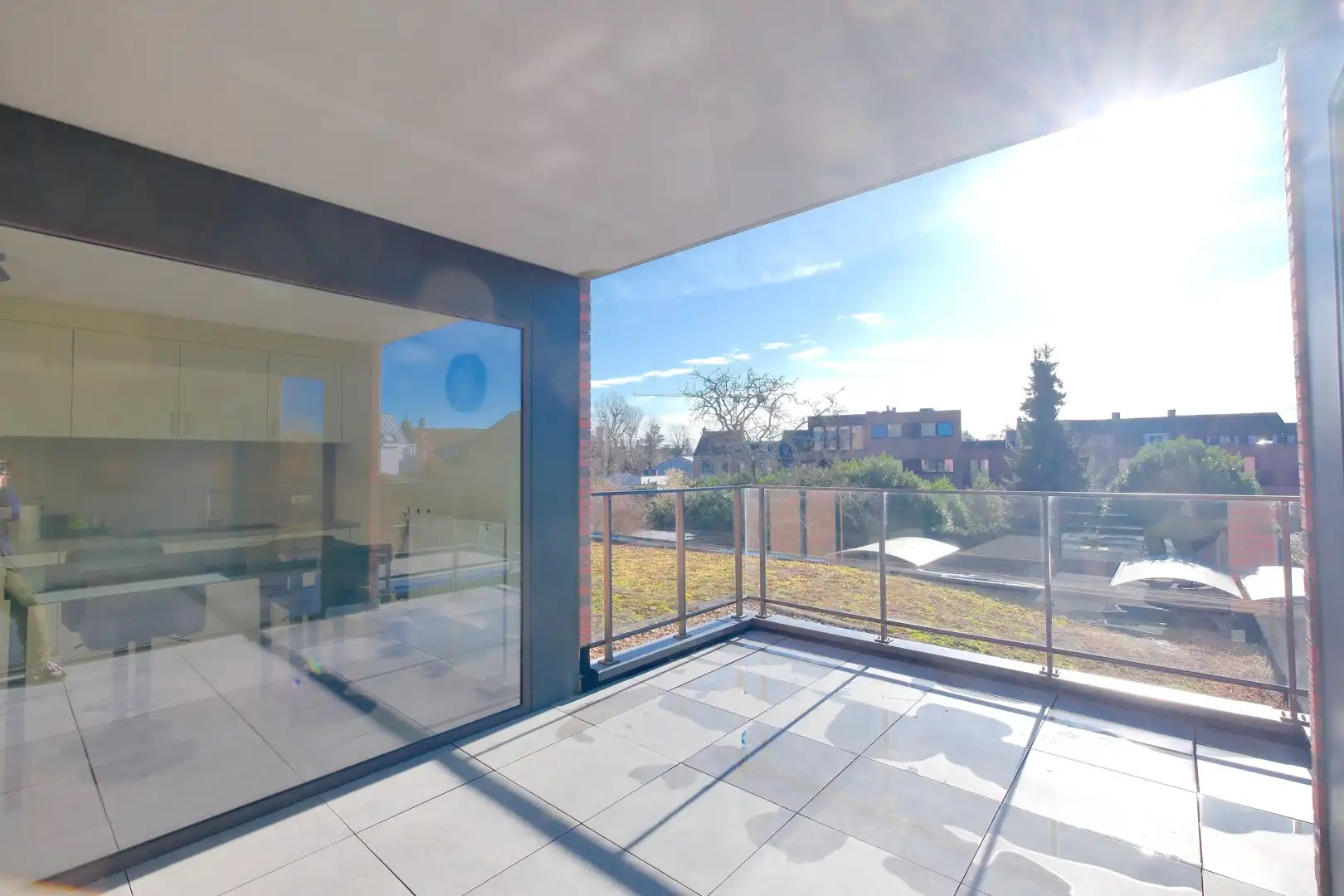 Recent app. met 2 slpks, prachtig terras en staanplaats! foto 9