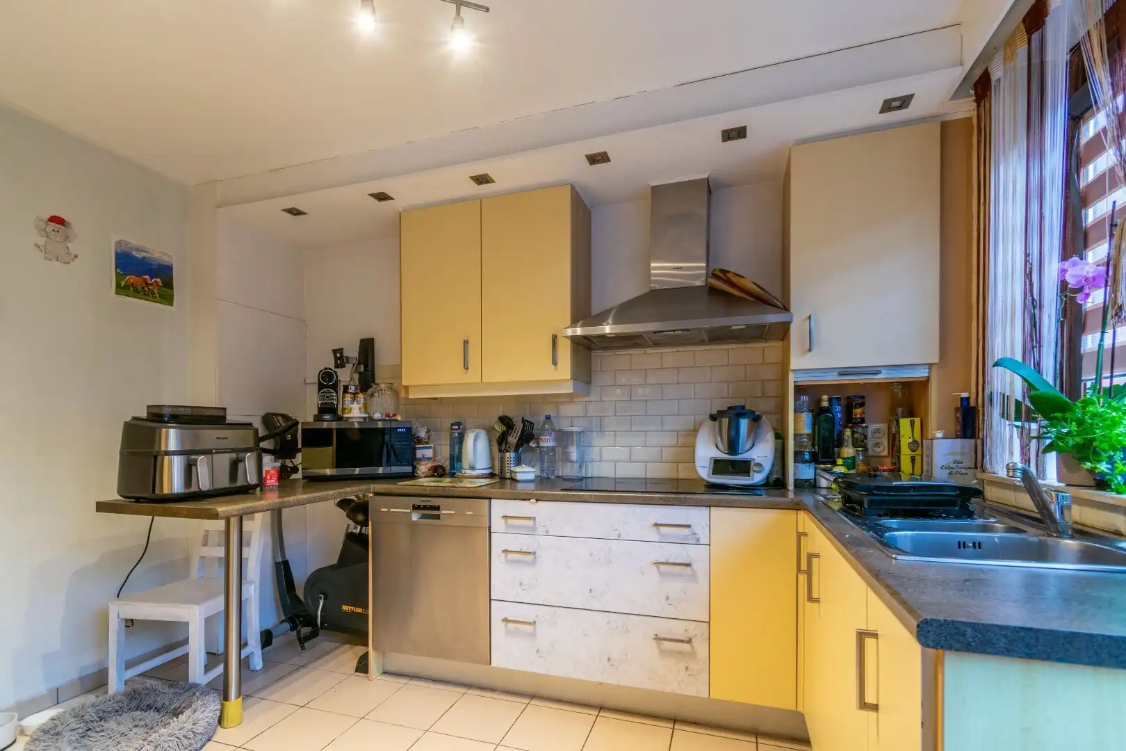 INSTAPKLARE WONING MET 3 SLAAPKAMERS, TUIN & GARAGE ! foto 5