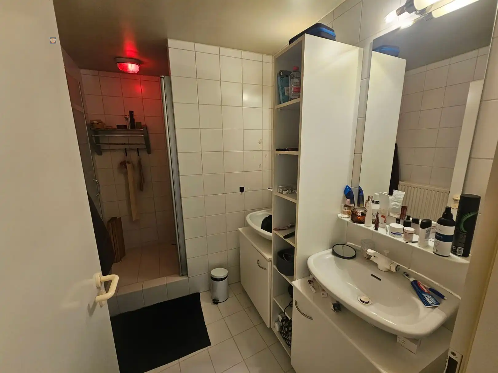Lichtrijk 2-slaapkamer appartement met terras, garage en zicht op het kanaal foto 9