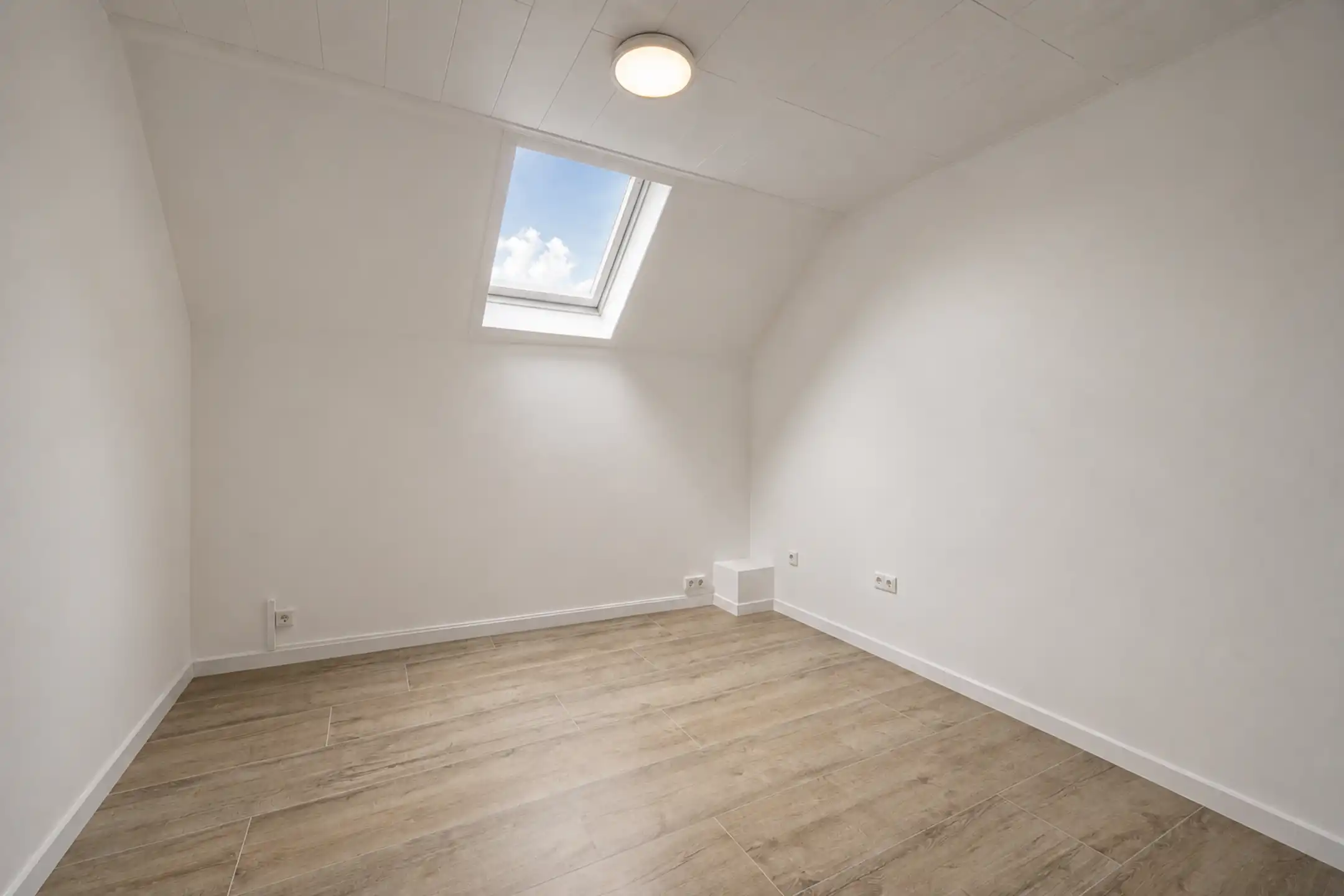 Instapklaar duplexappartement  op topligging in Sint-Niklaas foto 10