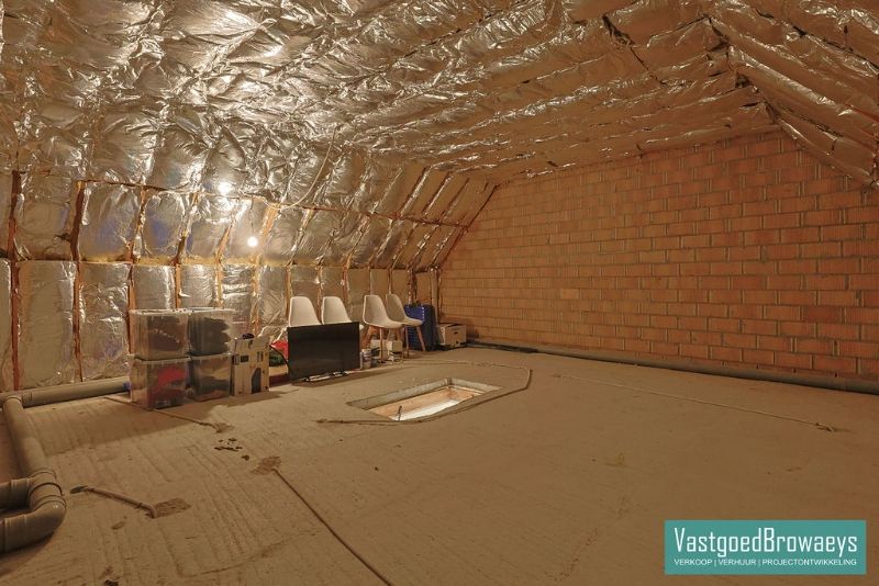 Instapklare ruime rijwoning met 3 slaapkamers foto 23