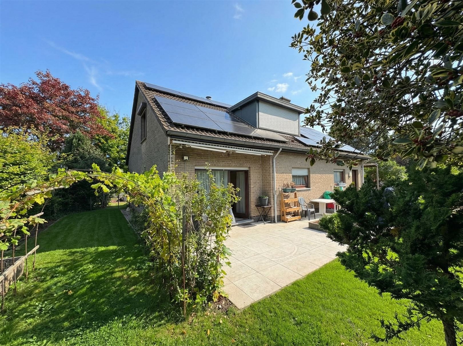 Woning centrum Stekene met mooie tuin foto 2