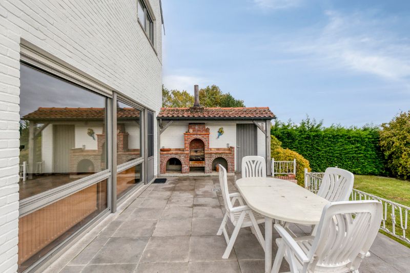 Ruime gezinswoning met tuin en zicht op groen foto 16