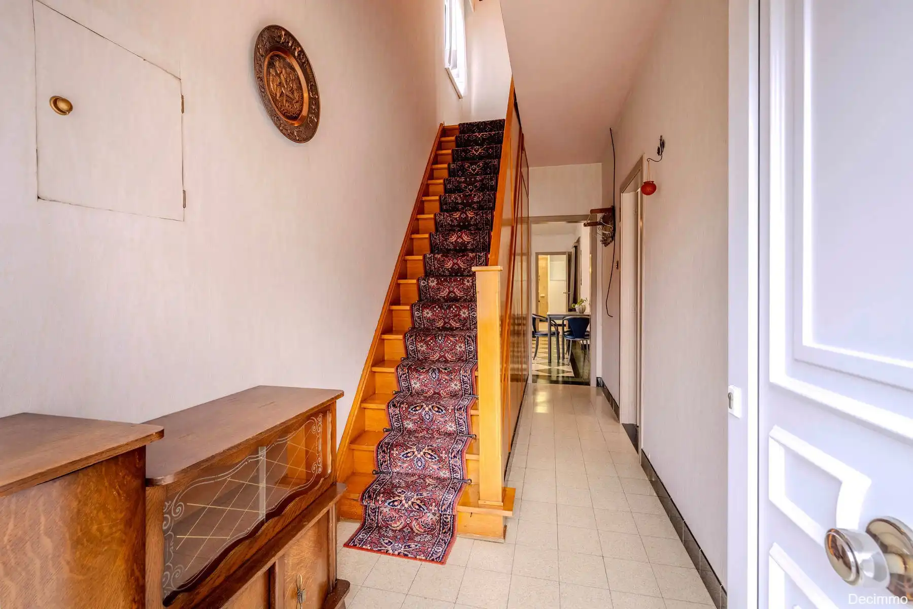 Op te frissen gezinswoning gelegen op rustige locatie foto 6