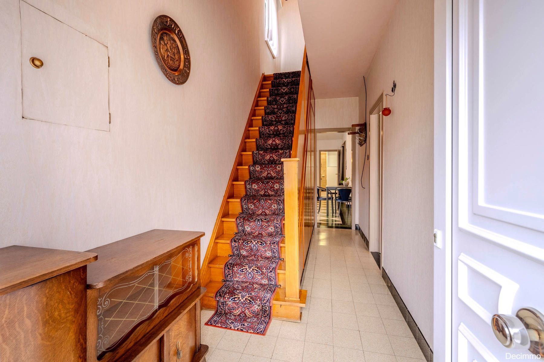 Op te frissen gezinswoning gelegen op rustige locatie foto 4