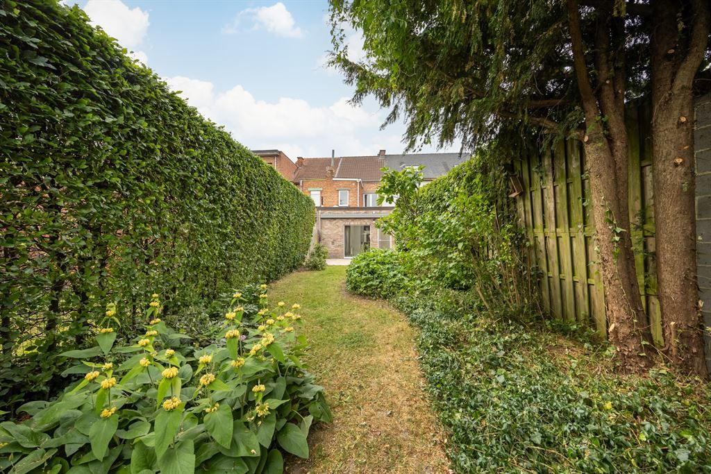 Instapklare gezinswoning met leuk tuintje! foto 5