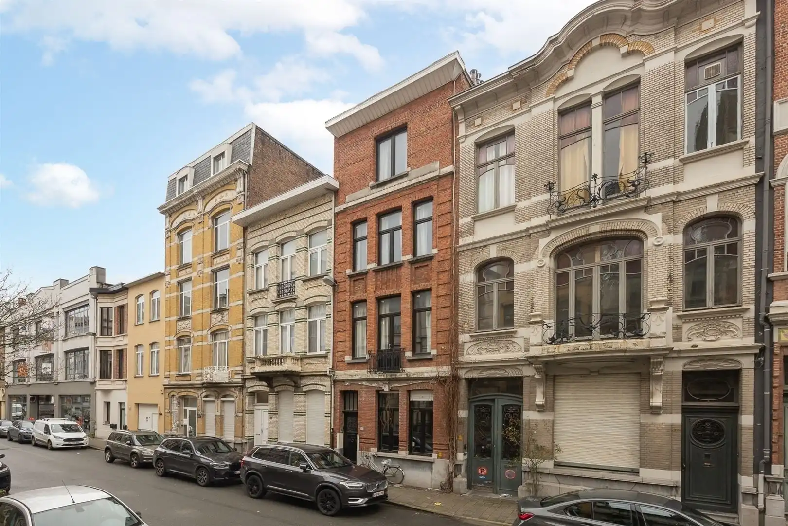 Karaktervolle herenwoning met zee aan ruimte foto 3