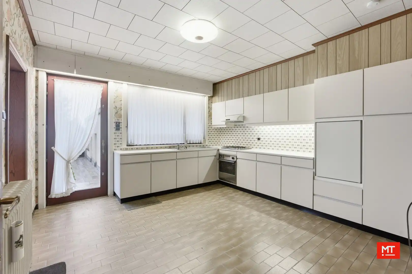 IN OPTIE - Te renoveren woning met 3 slaapkamers (+ mogelijk) en tuin te koop in Moorslede foto 6