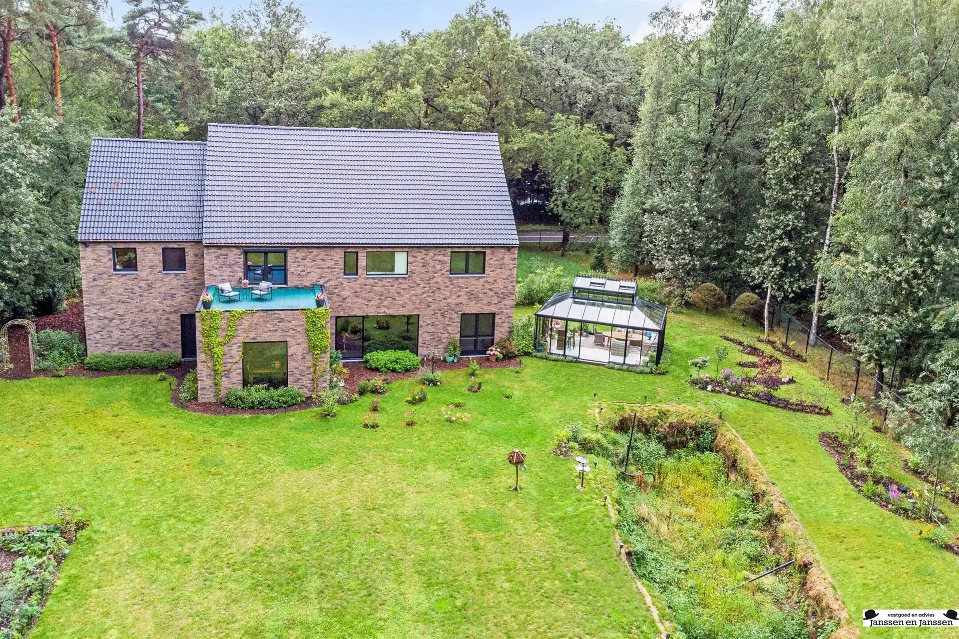 Zeldzame nieuwbouwwoning op een perceel van 40 are met imposante tuin in Kapellen  foto 4