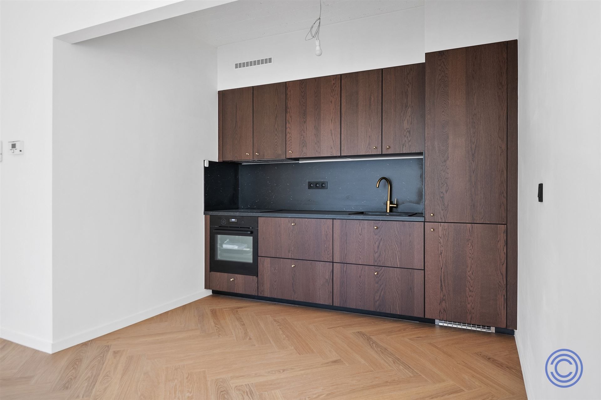 Gerenoveerd 2-slpk appartement op TOP locatie! foto 5